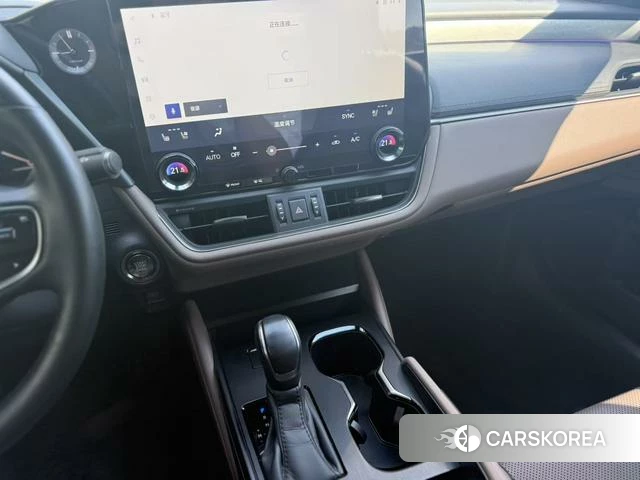 Lexus ES 2025 Серебристо-серый из Китая