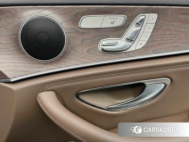 Mercedes-Benz E-class 2022 Черный из Китая