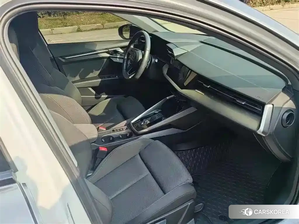 Audi A3 2021 Silver/gray из Китая