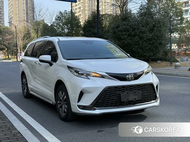 Toyota Grevia 2024 Белый из Китая