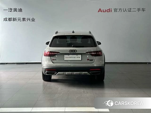 Audi A4 (import) 2023 Серебристо-серый из Китая