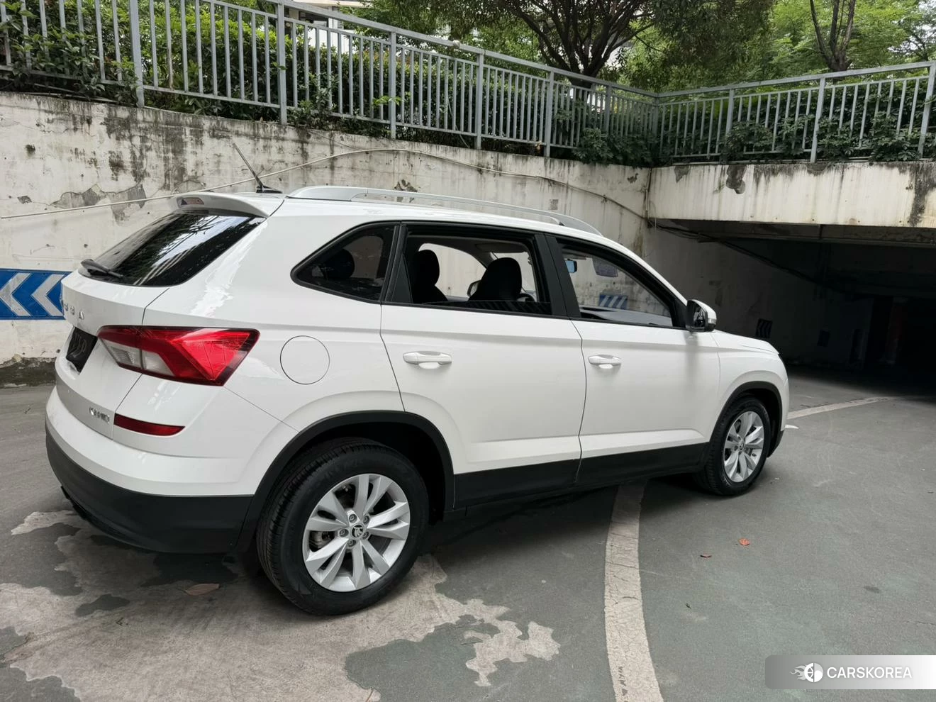 Skoda Komick 2021 Белый из Китая