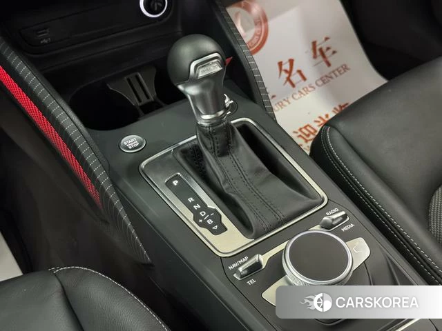 Audi Q2L e-tron 2021 Белый из Китая