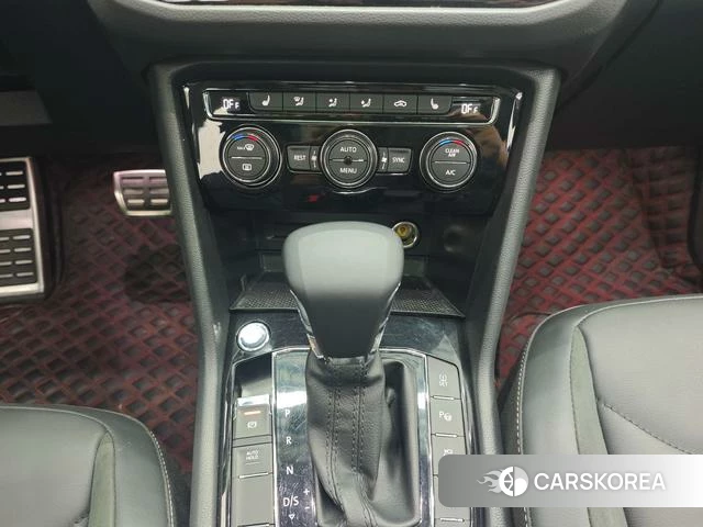 Volkswagen Tiguan L 2021 Серебристо-серый из Китая