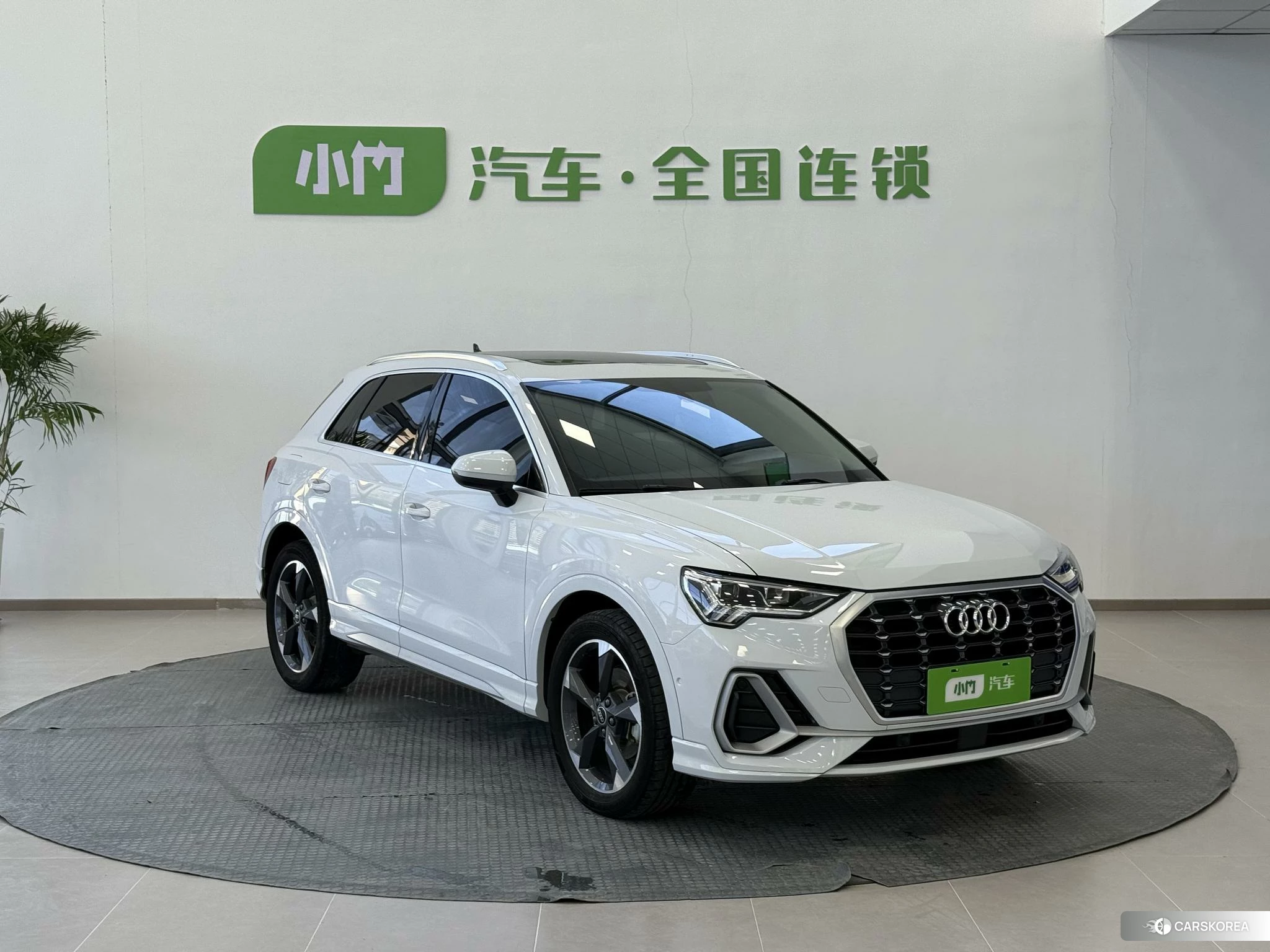 Audi Q3 2022 Белый из Китая