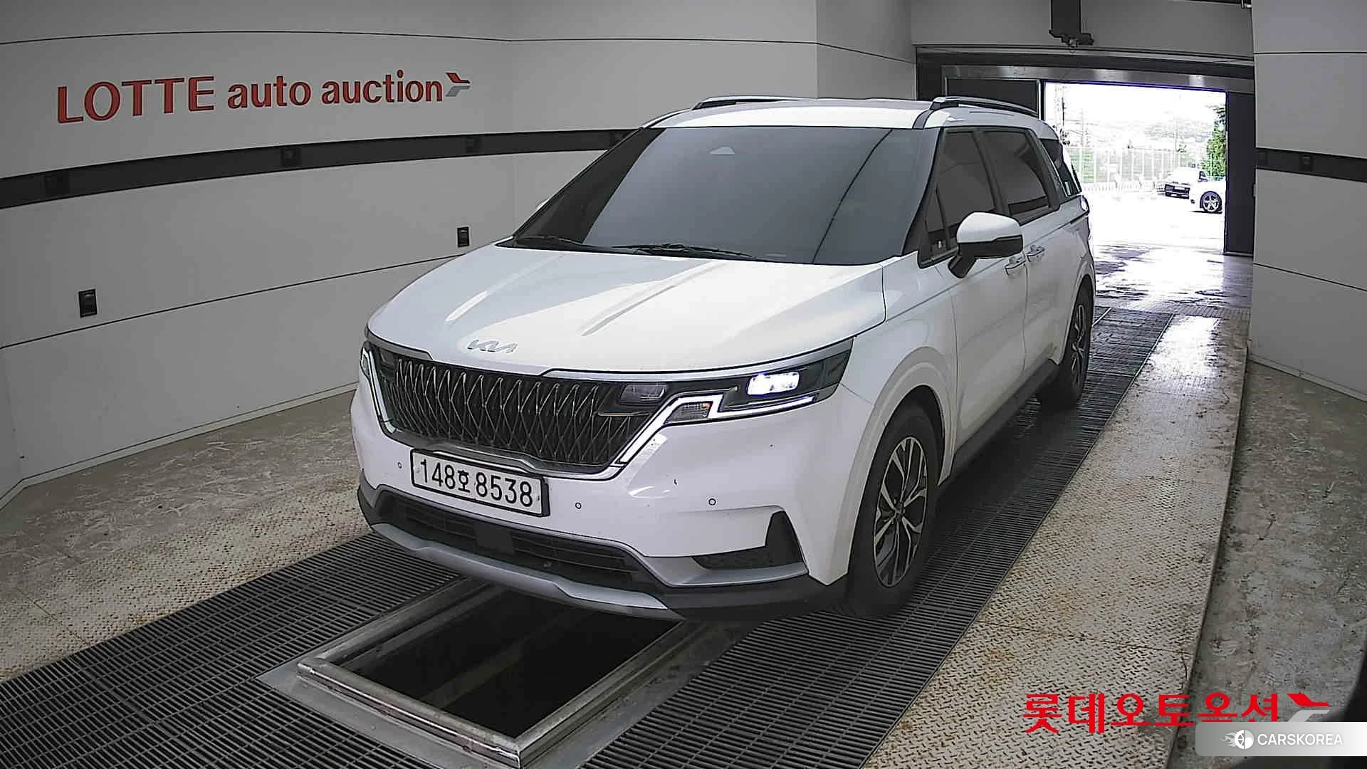 Kia Carnival 2022 Snow White Pearl (optional) из Кореи