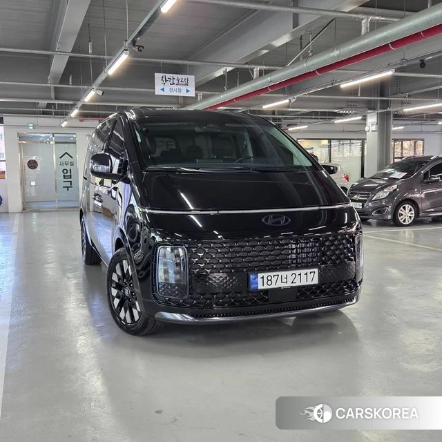 Hyundai Staria 2025 Черный из Кореи