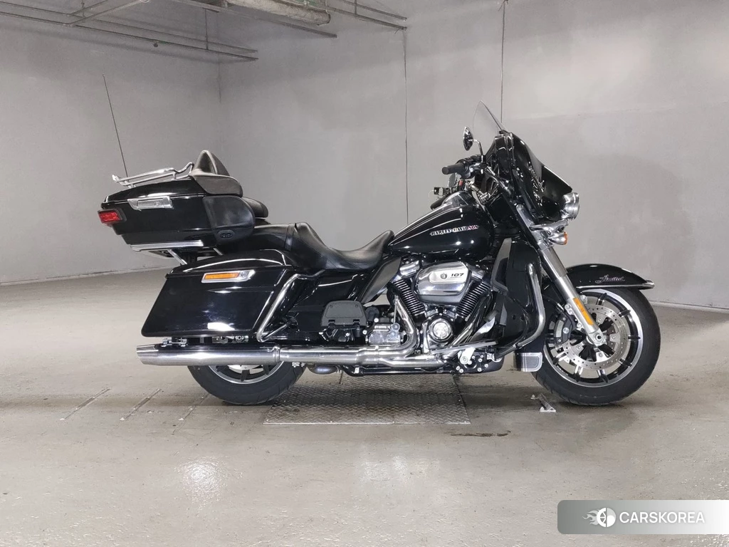 Проданный Harley-Davidson Electra Glide FLHTK1740 2018 из Японии, фото 2