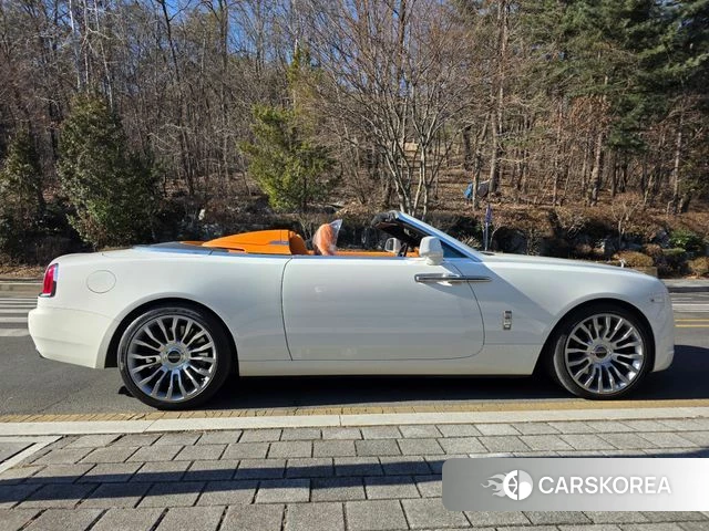 Rolls-Royce Dunn 2019 Белый из Кореи