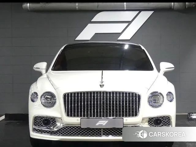 Bentley Flying Spur 3rd Generation 2022 Белый из Кореи