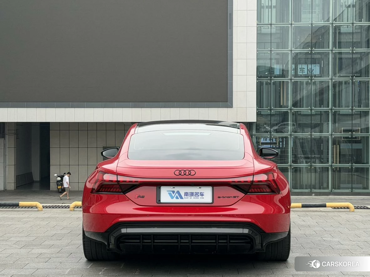 Audi e-tron GT 2023 Красный из Китая