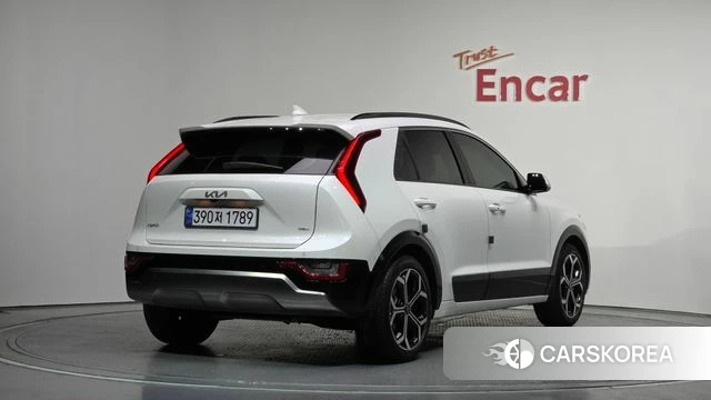 Kia Di Ol Nu Niro 2022 Белый из Кореи