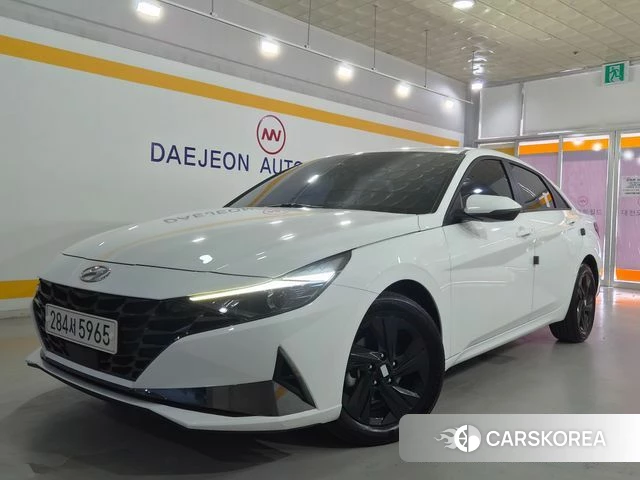 Hyundai Avante Hybrid (CN7) 2023 Белый из Кореи