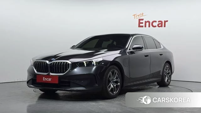 BMW 5 Series (G60) 2024 Серый из Кореи