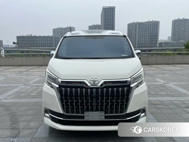 Toyota Hiace 2025 Белый из Китая
