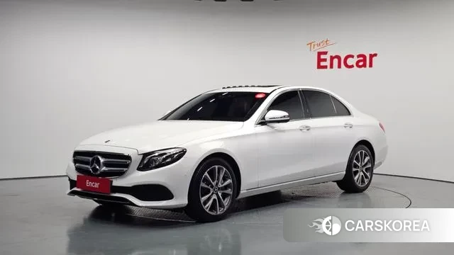 Mercedes-Benz E-Class W213 2019 Белый из Кореи