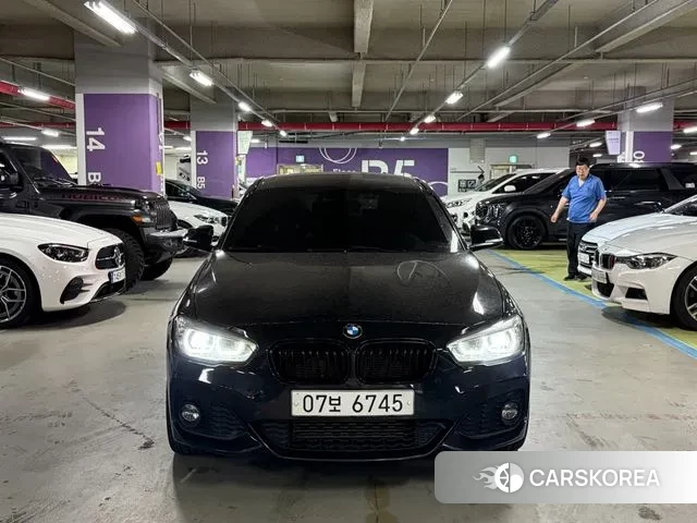 BMW 1 Series (F20) 2018 Черный из Кореи