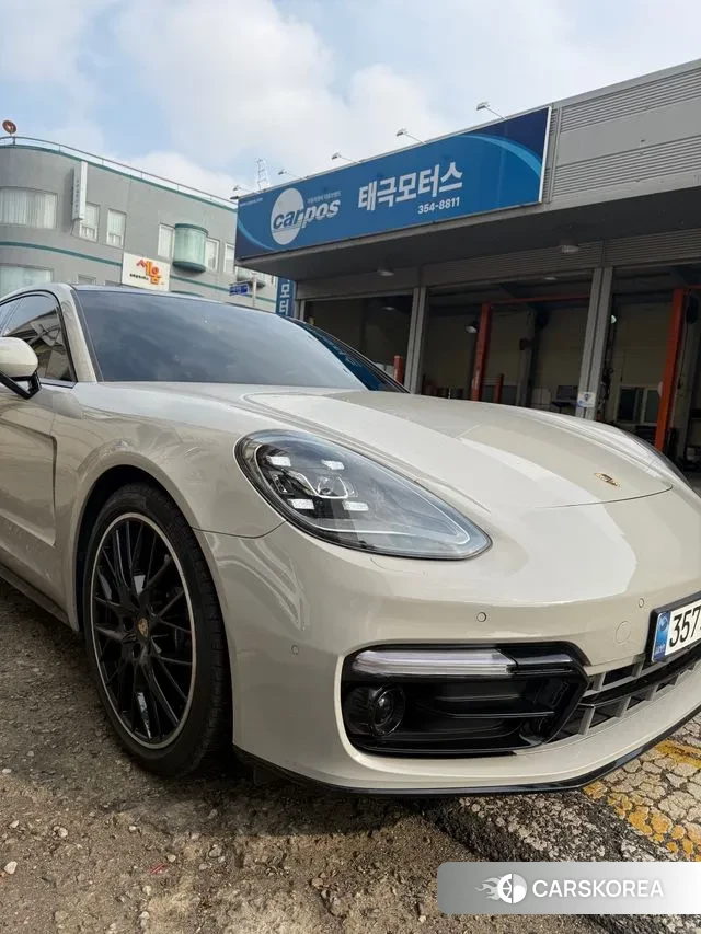 Porsche Panamera (971) 2018 Серебристо-серый из Кореи