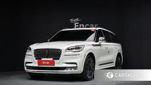 Lincoln Aviator 2nd generation 2022 Белый из Кореи