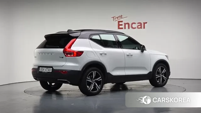 Volvo XC40 2019 Белый из Кореи