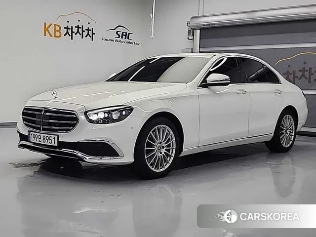 Mercedes-Benz E-Class W213 2021 Белый из Кореи