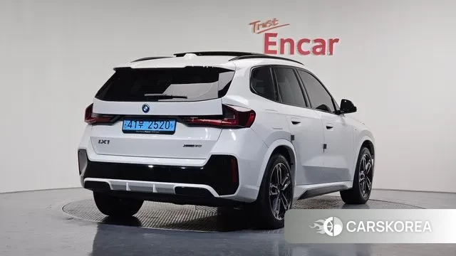 BMW iX1 (U11) 2023 Белый из Кореи