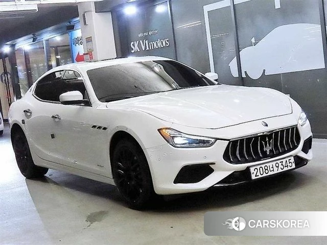 Maserati Ghibli 2019 Белый из Кореи