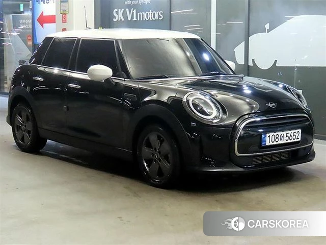 Mini Cooper 2023 Черный из Кореи
