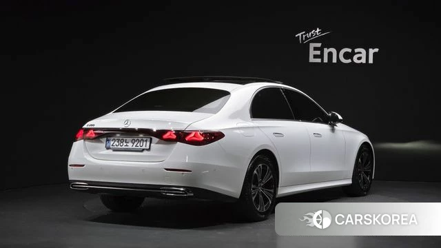 Mercedes-Benz E-Class W214 2025 Белый из Кореи