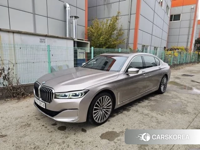 BMW 7 Series (G11) 2021 Песочный из Кореи