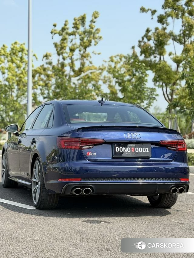 Audi S4 2019 Синий из Китая