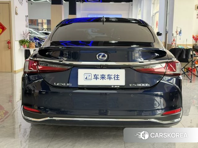 Lexus ES 2022 Синий из Китая