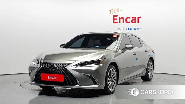 Lexus ES300h 7th generation 2024 Серебристо-серый из Кореи
