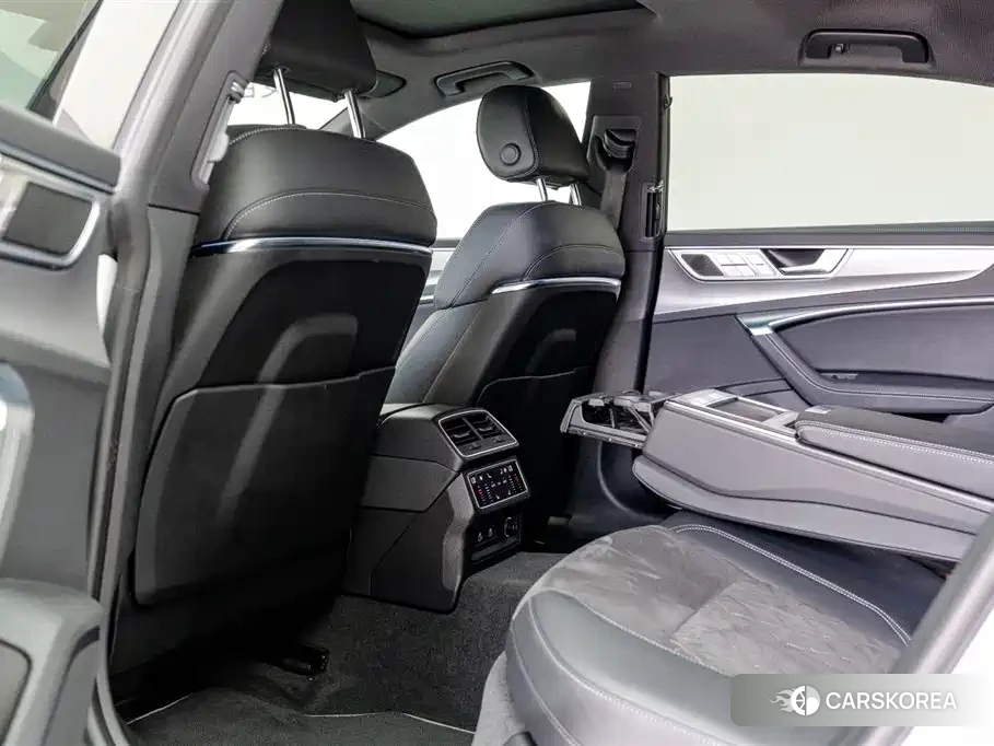 Audi A7L 2026 Белый из Китая