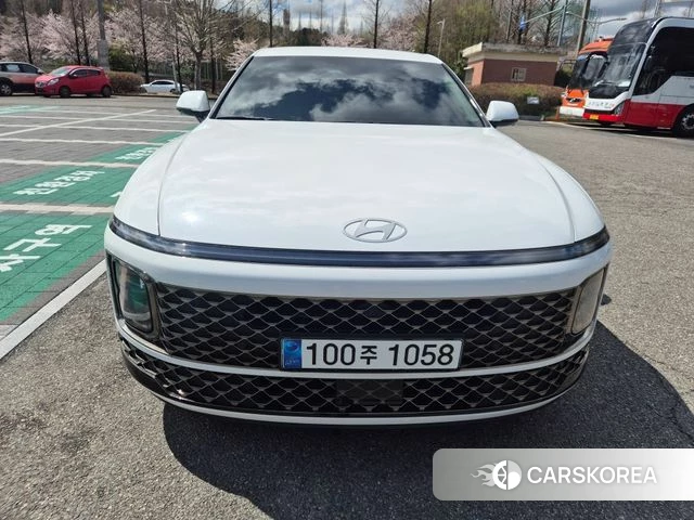 Hyundai Grandeur Hybrid (GN7) 2023 Белый из Кореи