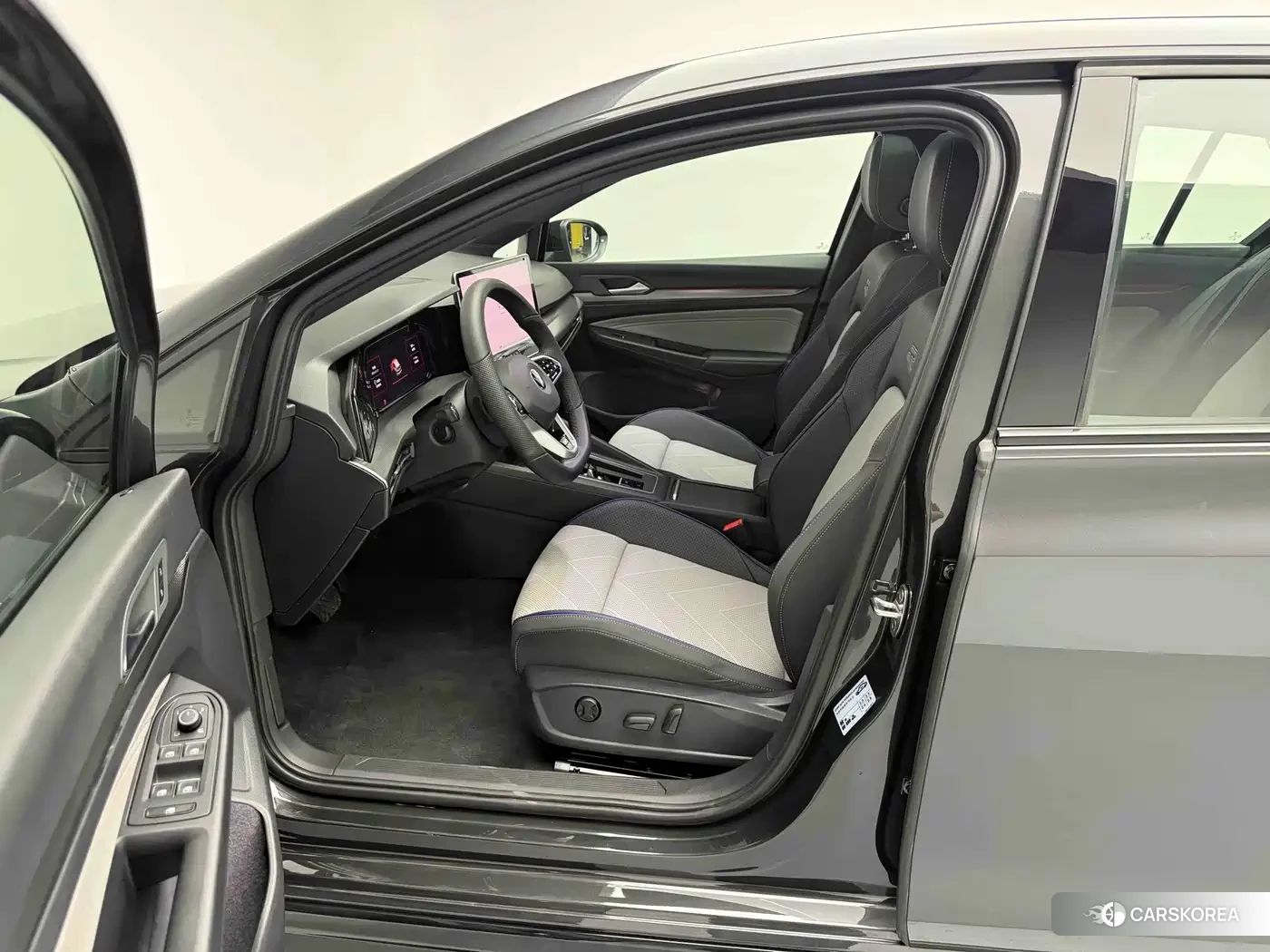 Volkswagen Golf 2026 Черный из Китая