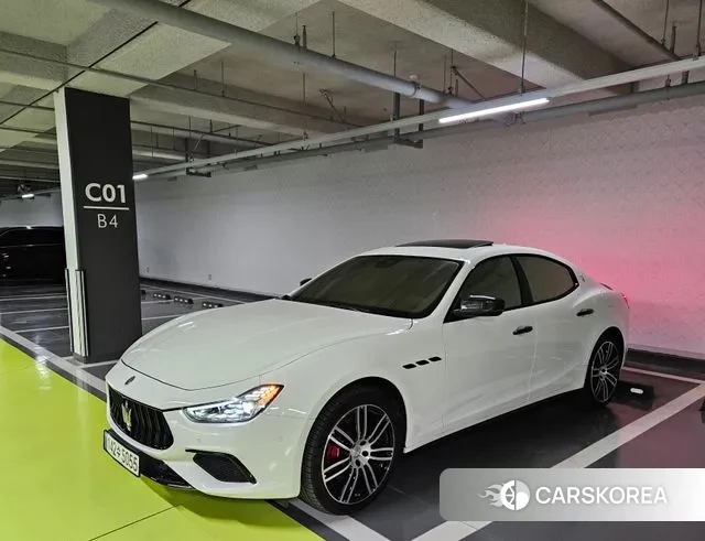 Maserati Ghibli 2020 Белый из Кореи