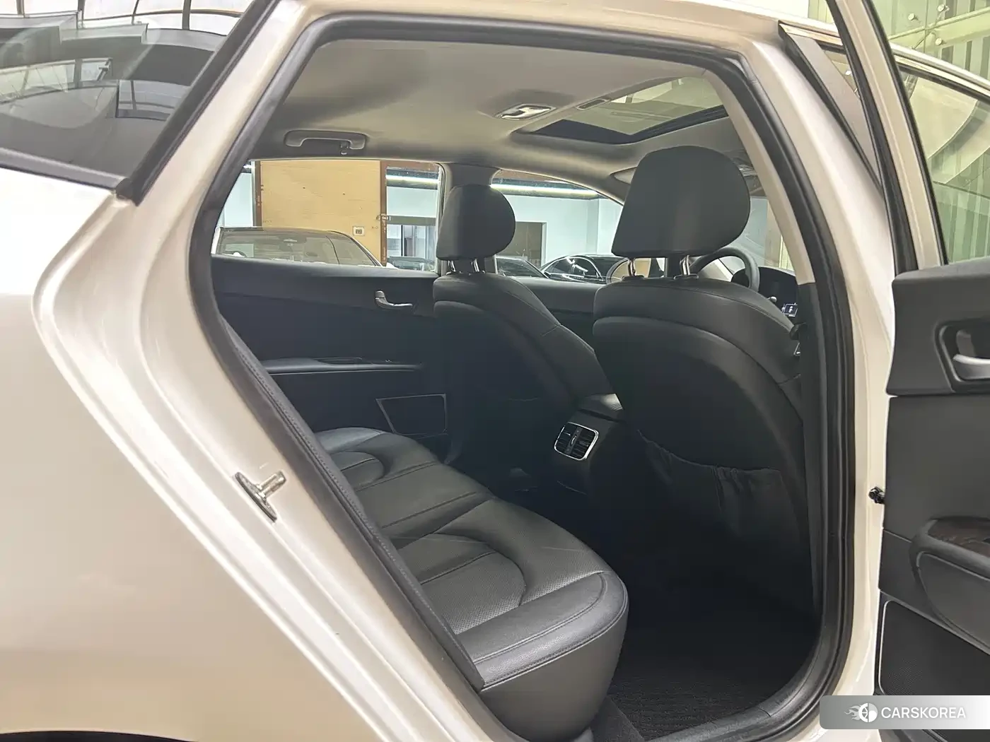 Kia K5 2018 Белый из Китая