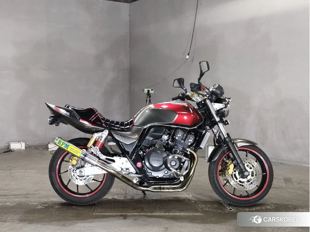 Проданный Honda CB400SF 2017 из Японии