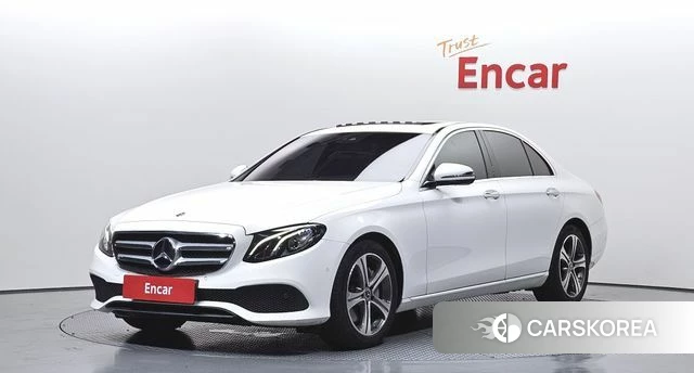 Mercedes-Benz E-Class W213 2018 Белый из Кореи