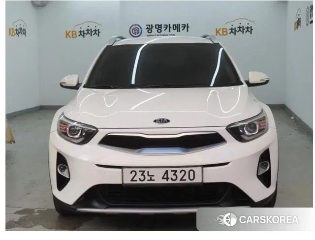 Kia Stonic 2019 Белый из Кореи