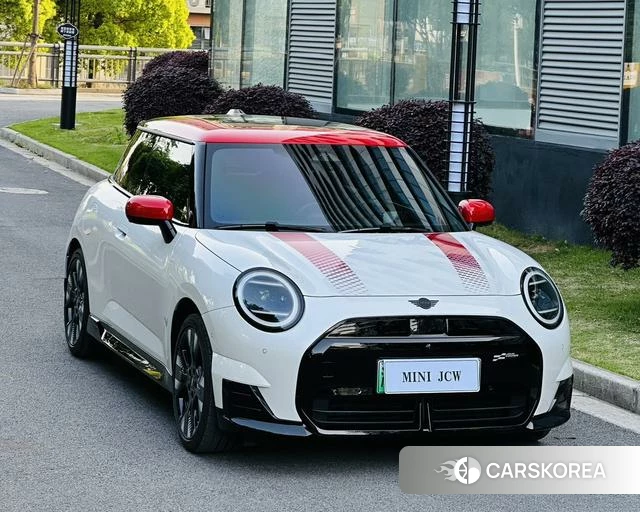 MINI Electric JCW 2025 Белый из Китая
