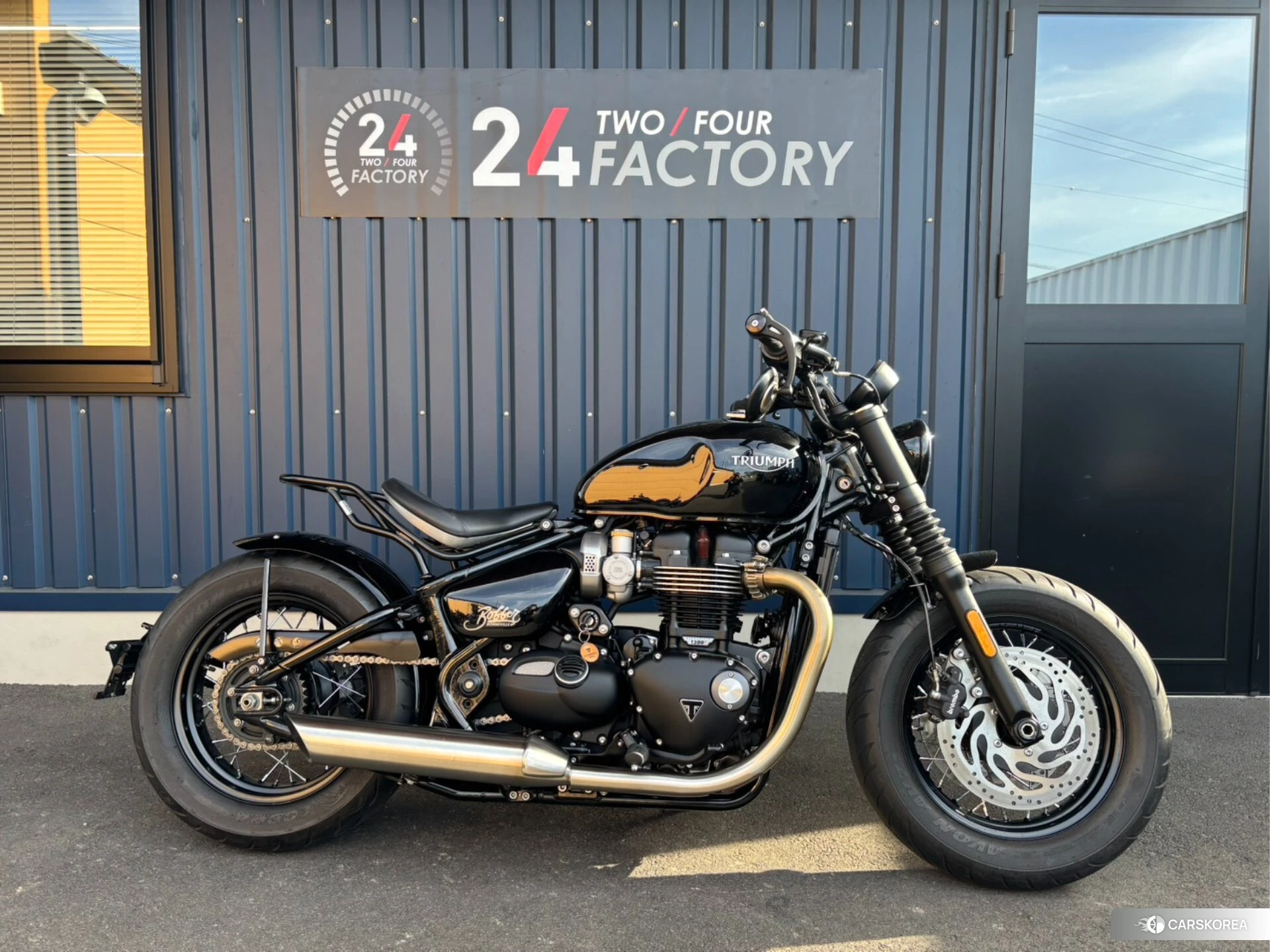 Triumph BONNEVILLE BOBBER 2024 из Японии, фото 2