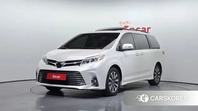 Toyota Sienna 2019 Белый из Кореи