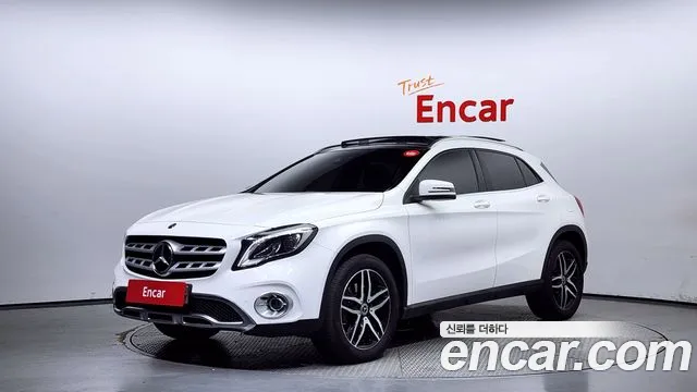 Mercedes-Benz GLA-Class X156 2019 Белый из Кореи
