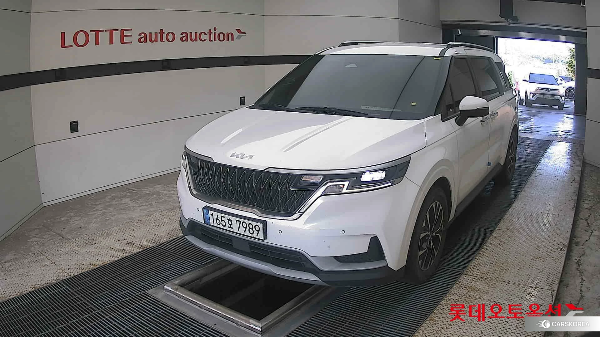 Kia Carnival 2022 Snow White Pearl (optional) из Кореи