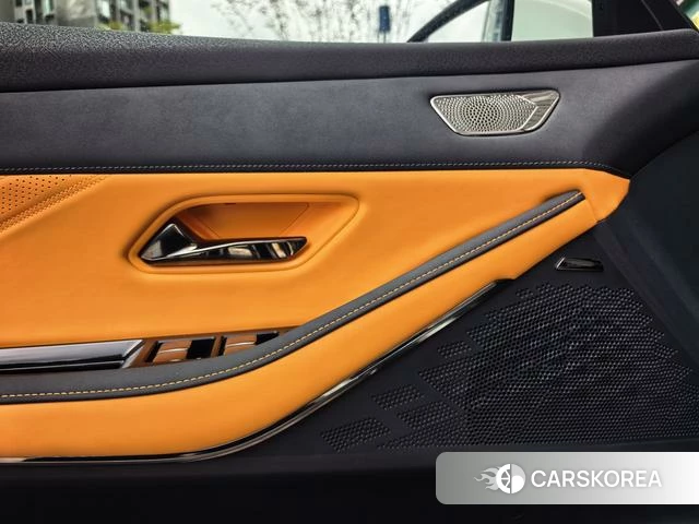 Dark blue car Dark blue SL03 2026 Белый из Китая