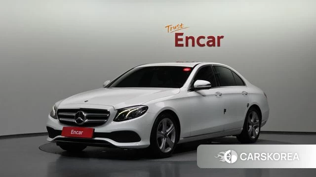 Mercedes-Benz E-Class W213 2018 Белый из Кореи
