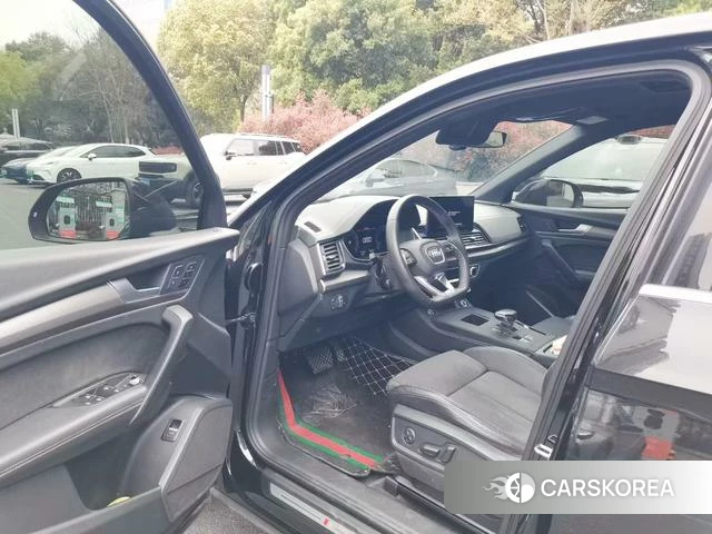 Audi Q5L Sportback 2022 Черный из Китая