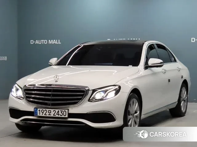 Mercedes-Benz E-Class W213 2018 Белый из Кореи